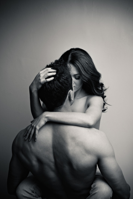 black-and-white-boy-couple-girl-hug-Favim-com-413554