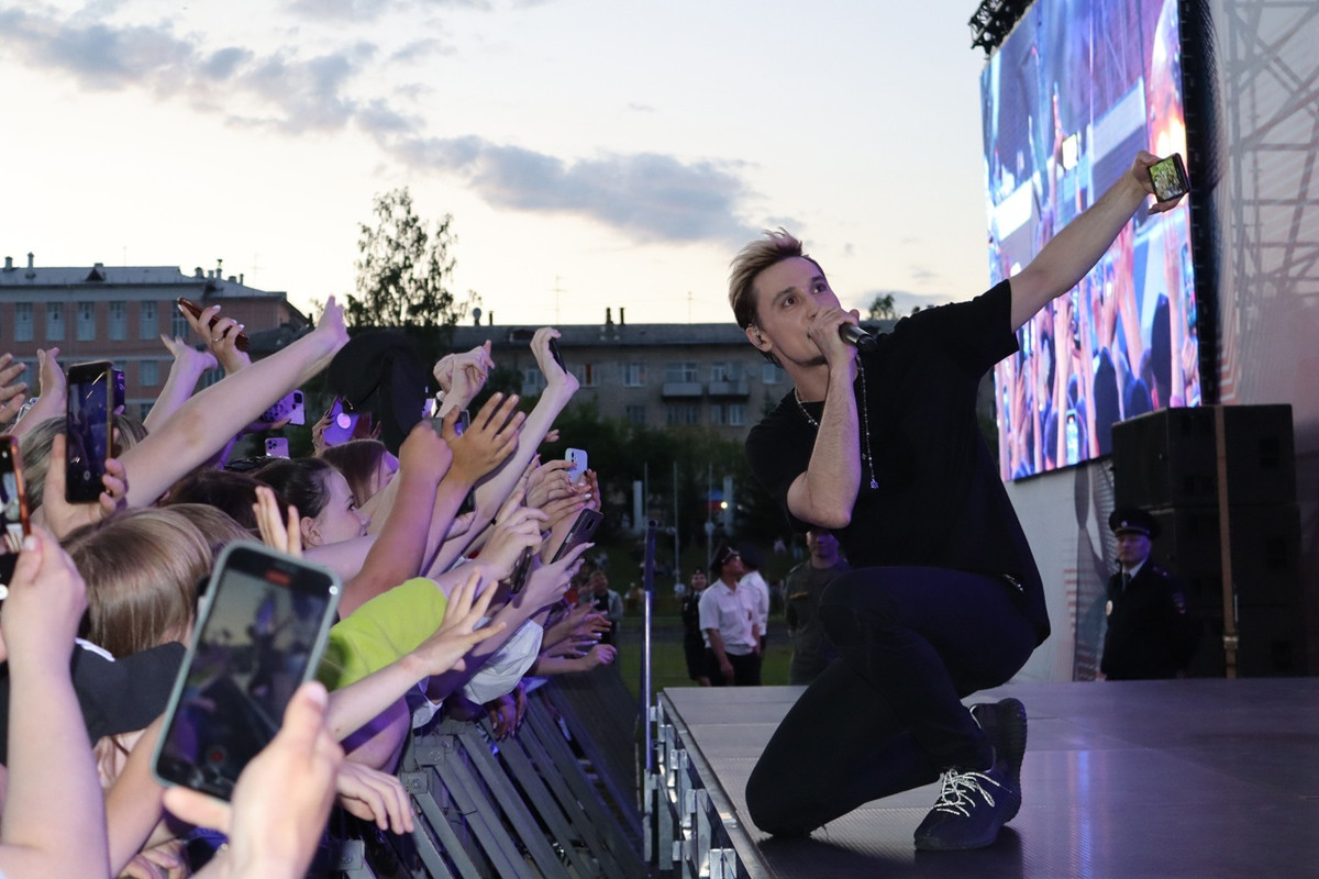 Концерт, посвящённый 75-летию города Лесной и комбината ЭХП (19 июня 2022) (8)