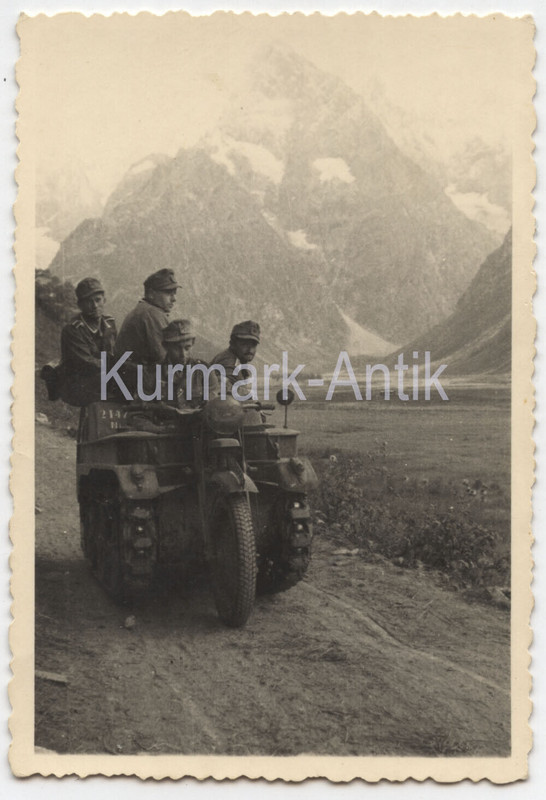 Foto Wehrmacht Girbirgsjäger Panzer Halbkette NSU Kettenkrad im Einsatz
