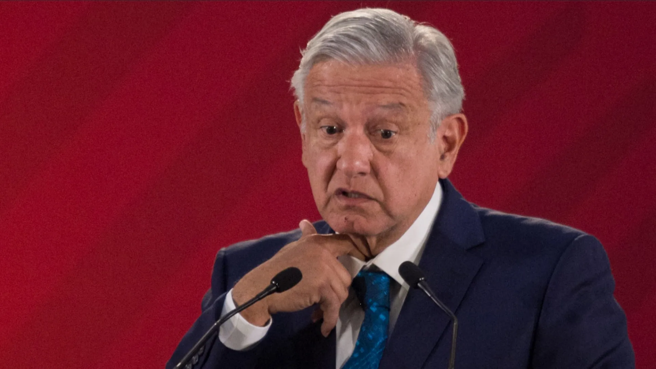 Congresistas peruanos piden que se declare a AMLO 'persona non grata'
