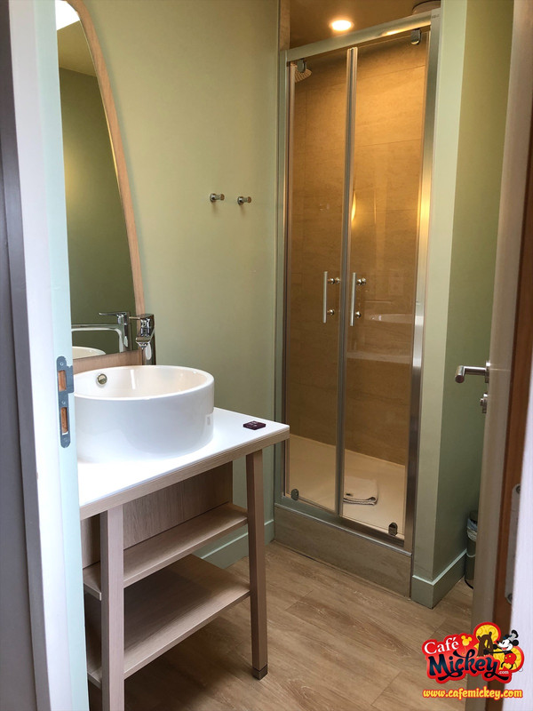 28393068-0F28-4CD2-9B3D-9F259E6AB352