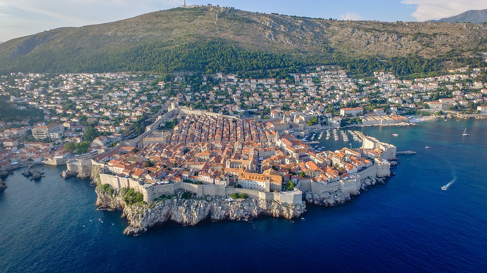 dubrovnik-city-2236067-960-720.jpg