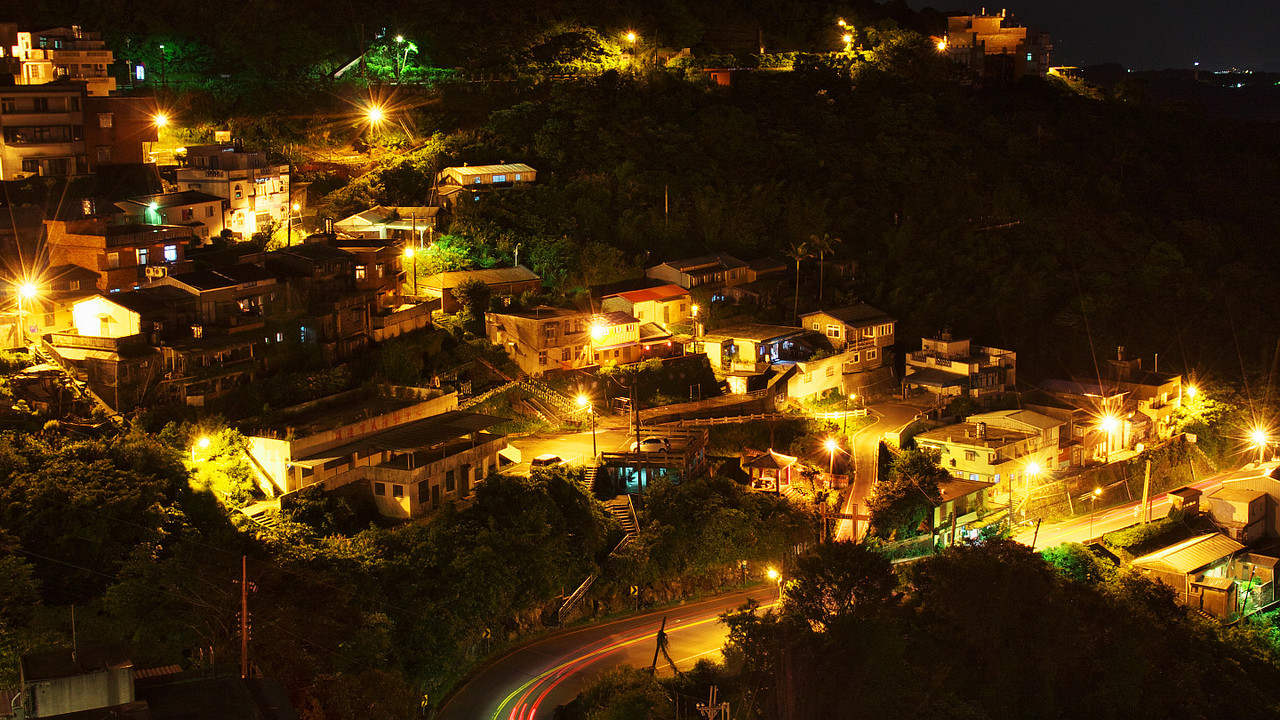 gold-timelaspe-suburb.jpg