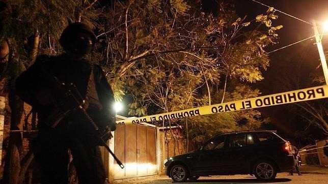 Muere apuñalado por mujer que conoció por Facebook; ella asegura fue un accidente