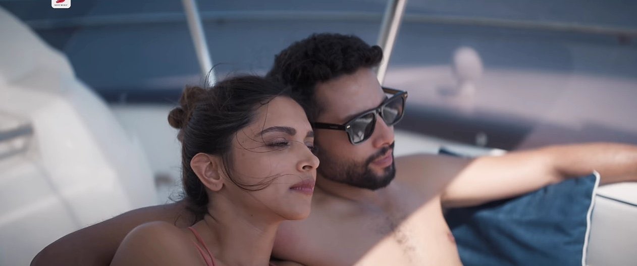 deepika-padukone-with-siddhant-gehraiyaan