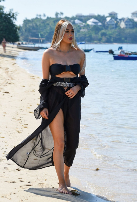 Demi-Sims-UpskirtSTARS.com-18-1024x1314 (17)