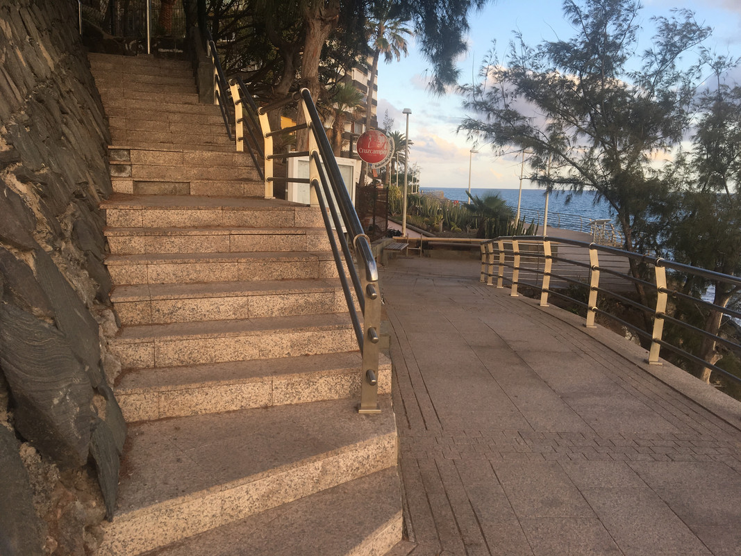 F6B7DFEC-63F8-406D-92D9-F6101BDEC023