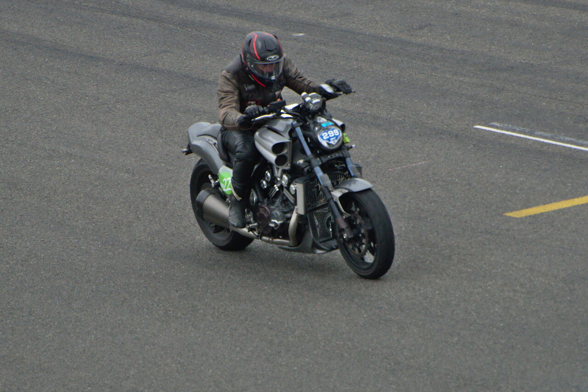 Une journée de roulage à SPA FRANCORCHAMPS - Page 2 R-DSC2896