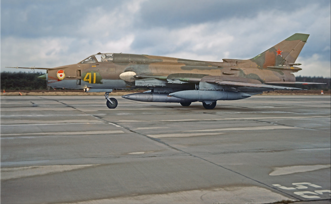 20 GvAPIB Su-17M4 41 yellow_15412 (5)