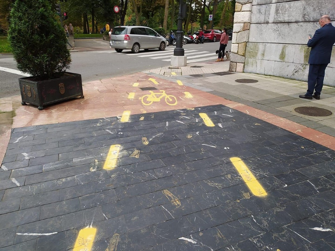 20DE5D51-996A-4087-9FAA-8988F90E2894