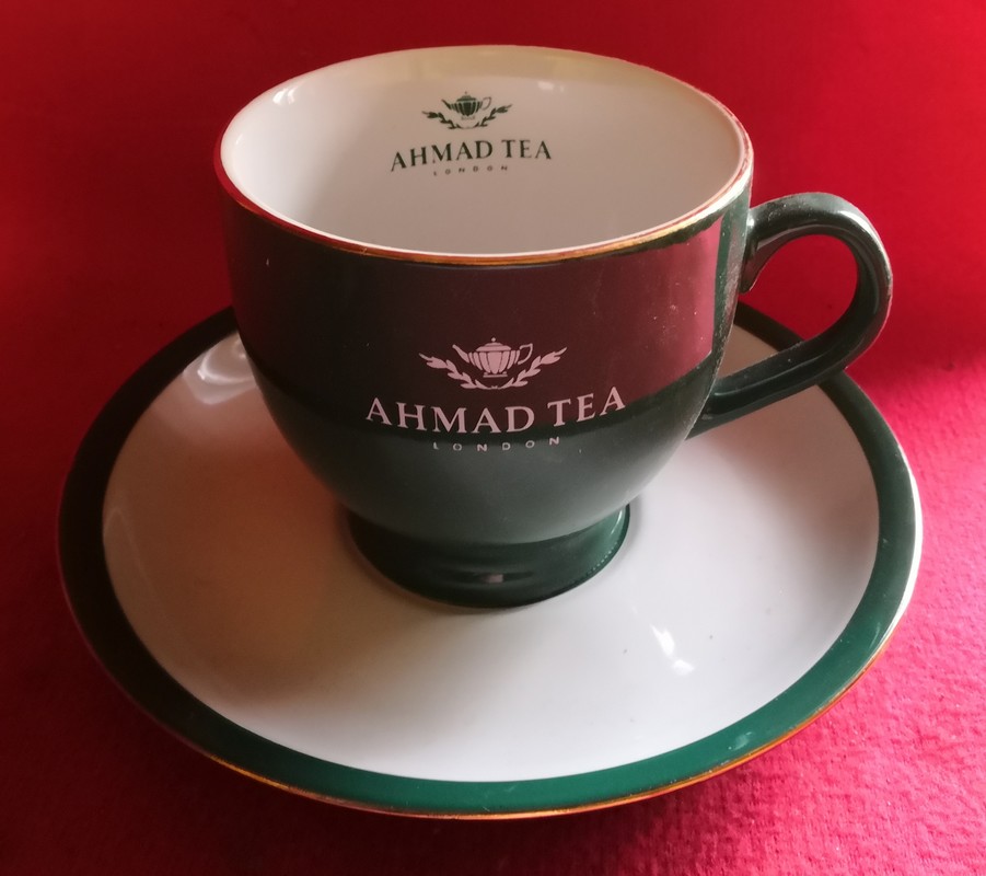 Hrnek s podšálkem Ahmad Tea....(10364) | Aukro