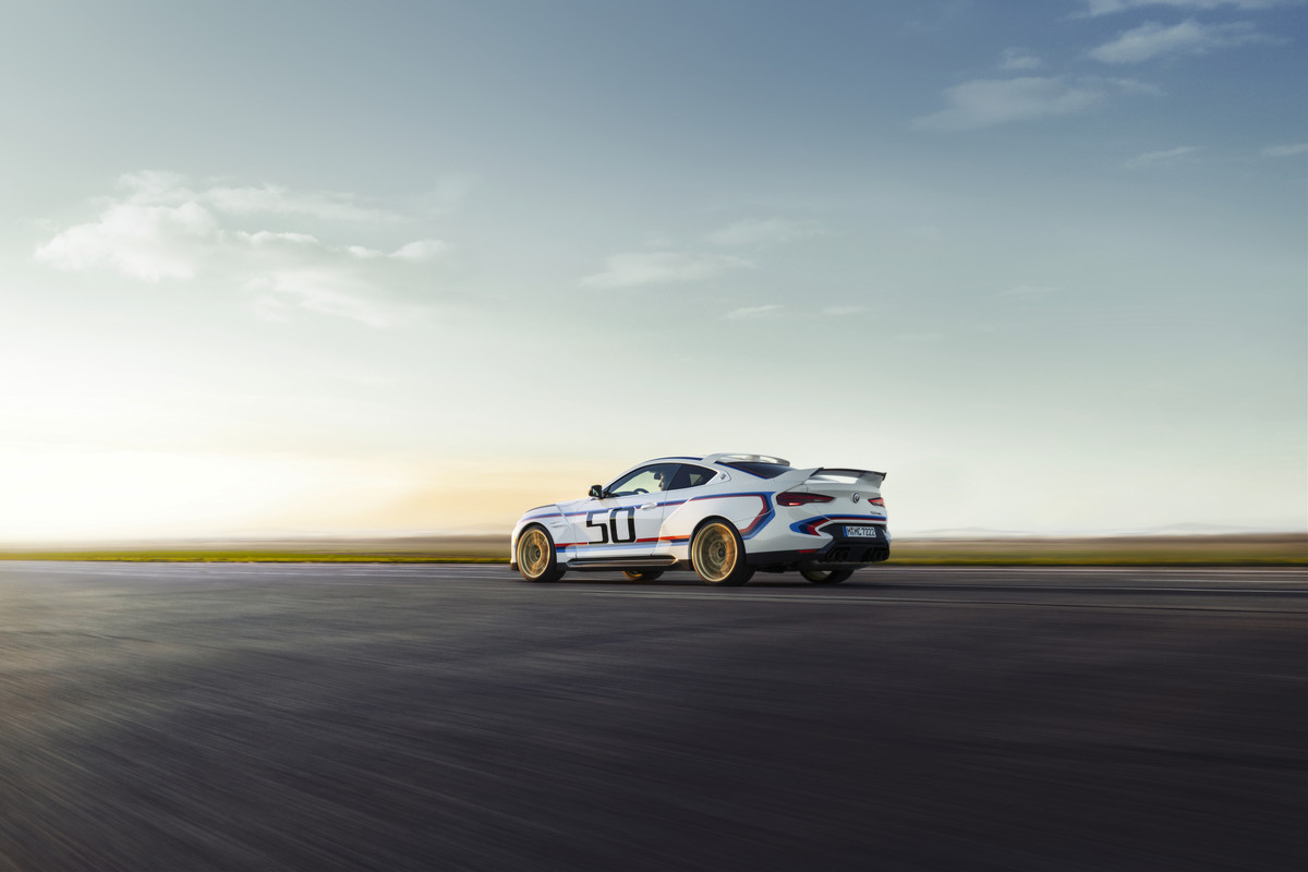 P90488876_highRes_the-bmw-3-0-csl-dyna