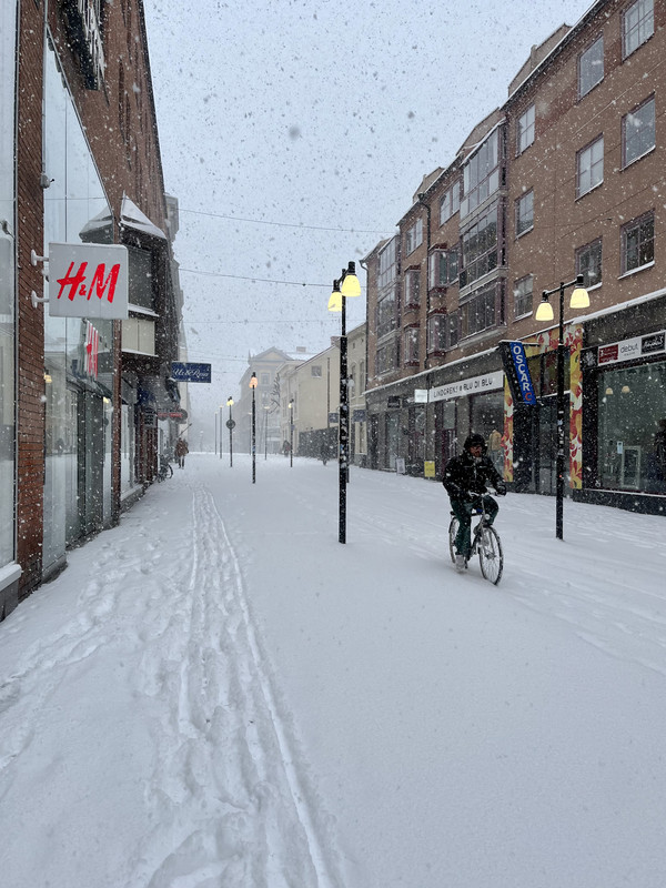 FAEF25F0-193F-41AA-971D-D614027A5B49