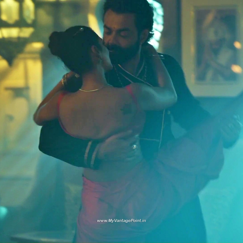 30Esha Gupta Hot in Aashram Web Series