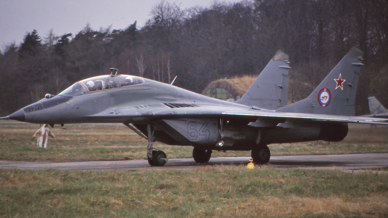 33. IAP, MiG-29UB, 64 neutral_N50903008094_4