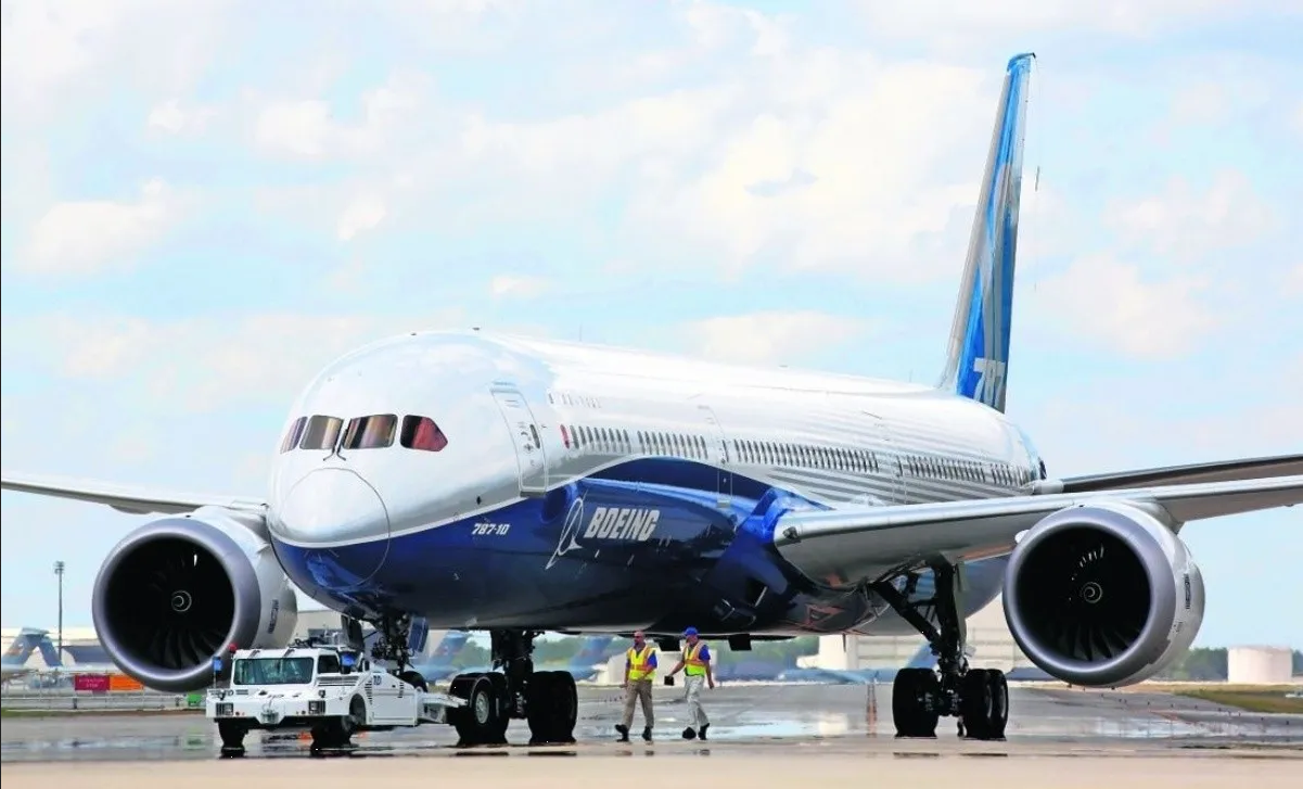 Avión aterriza de emergencia en Nueva York tras turbulencia severa; hay varios heridos