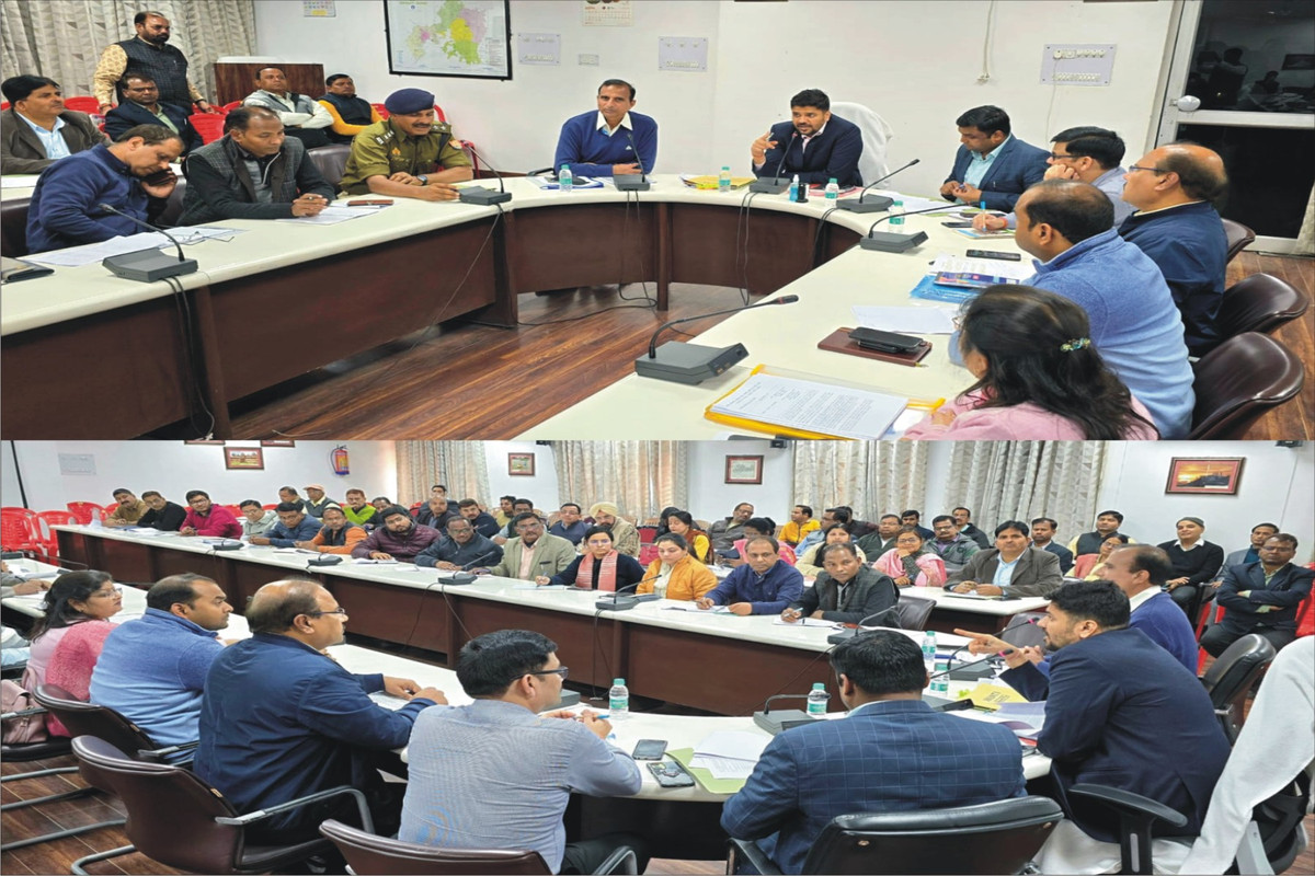 रेलवे स्टेशन बस स्टैंड पर हेल्प डेस्क बनाए जाने के निर्देश ताकि परीक्षार्थियों को परीक्षा केंद्र तक पहुंचने में कोई समस्या न हो