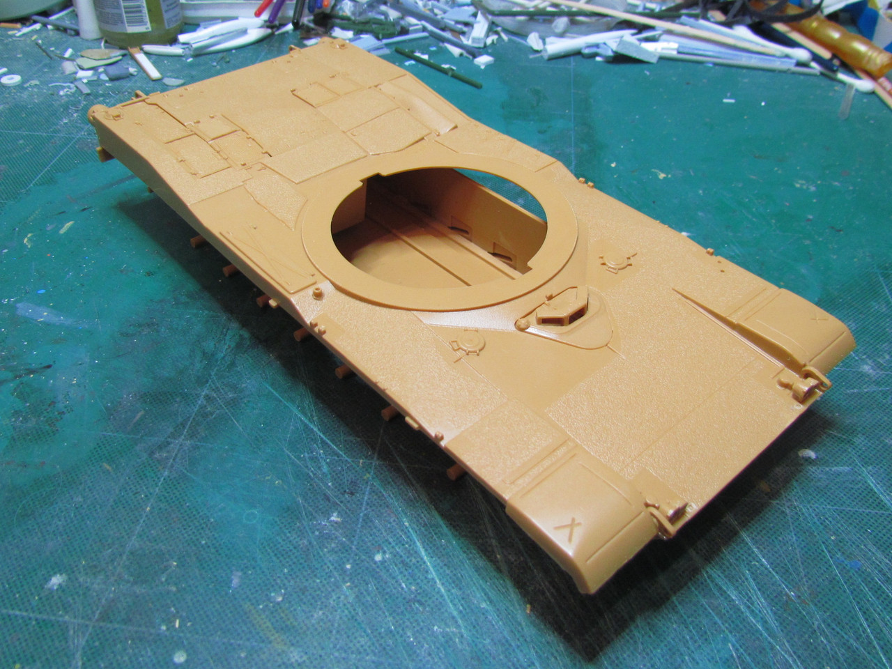 01 hull complete front