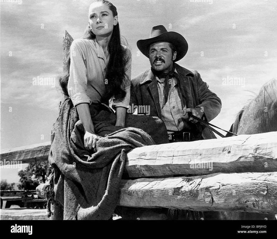 audrey-hepburn-audie-murphy-the-unforgiven-1960-BPJ9YD