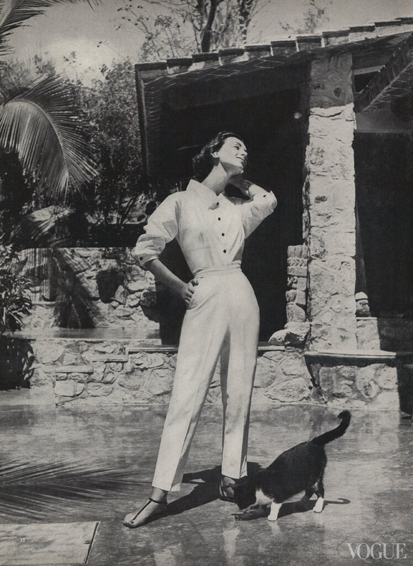 Photographed-by-John-Rawlings-Vogue-May-15-1955