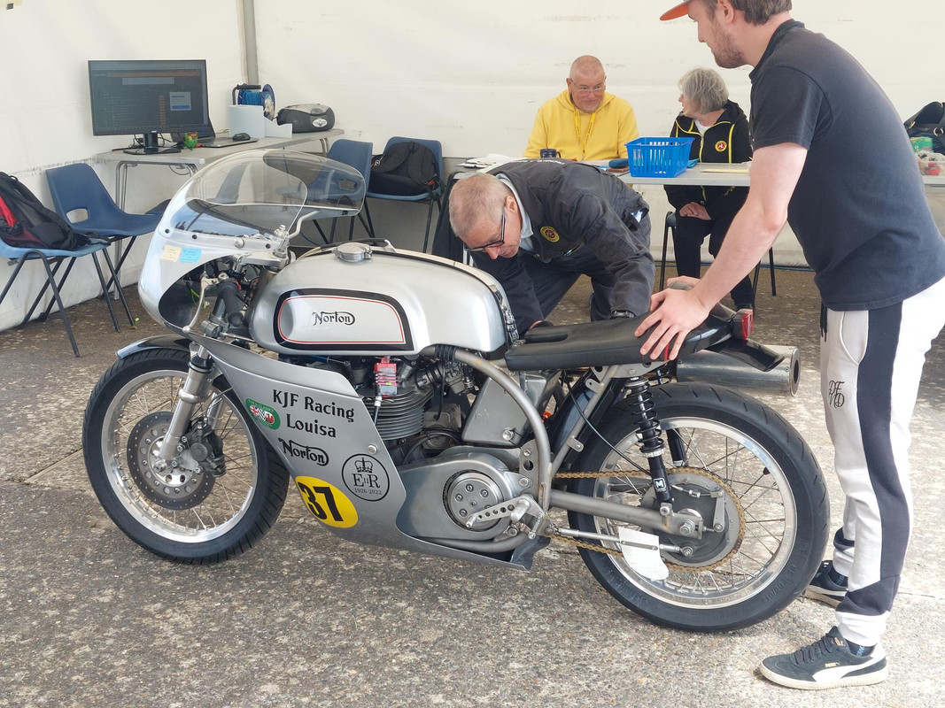 A few pics from the 2024 Pre-TT Classic races this avvie
