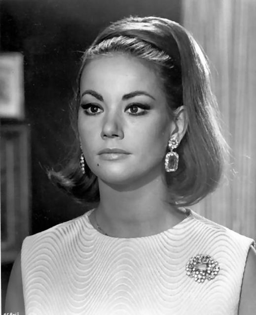 claudine_auger_ma27