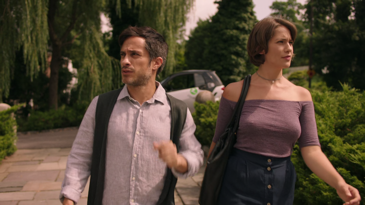 Mozart in the Jungle S04E04 An Honest Ghost 1080p Amazon WEB-DL DD  5.1 x264-TrollHD[SS]21