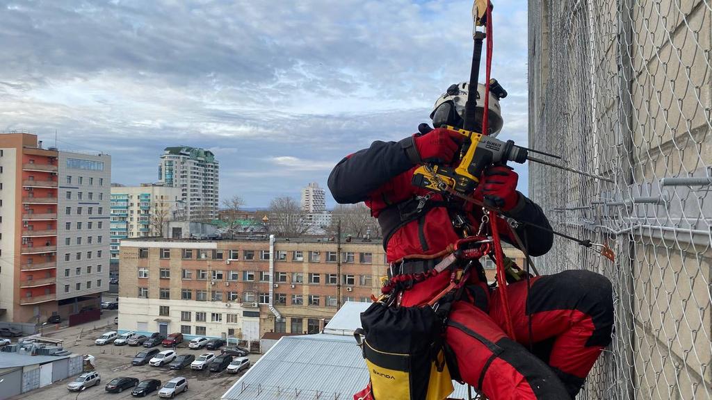 Монтажные и демонтажные работы на высоте в Самаре — фото