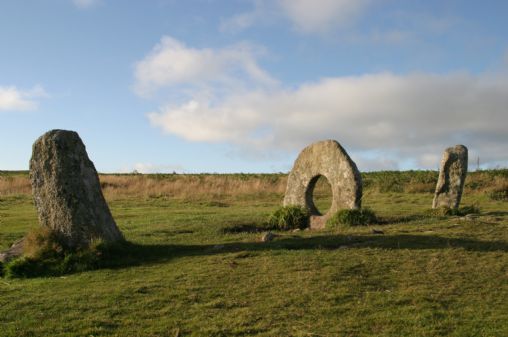 Mên-an-Tol image from intocornwall.com