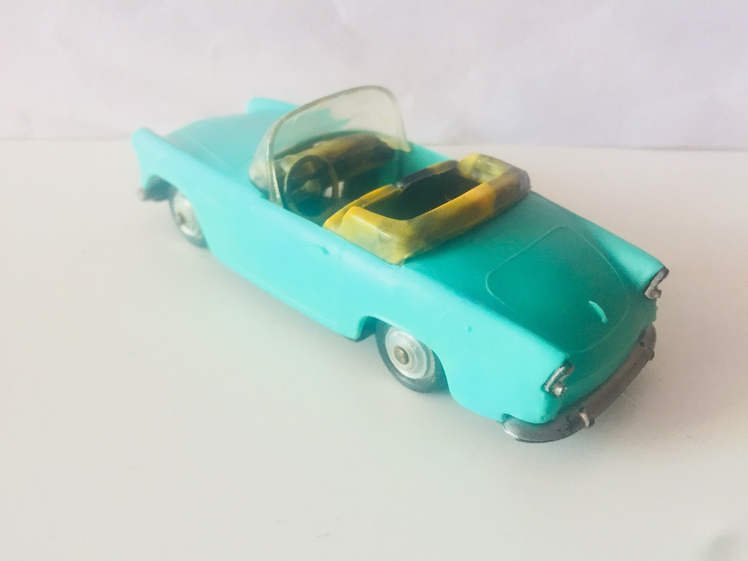 22DBF640-0551-40DE-9C37-449B76B71113