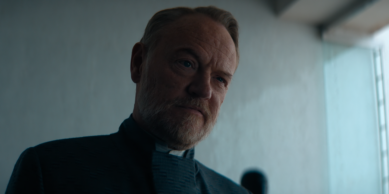Foundation.S01E01.The.Emperor's.Peace.2160p.10bit.ATVP.WEB-DL.DDP5.1.HEVC-Vyndros.mkv_snapshot_01.06