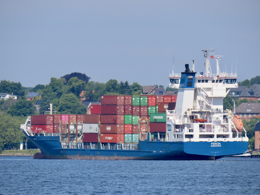 B72223CB-7243-404F-8301-FE4B270AA41C