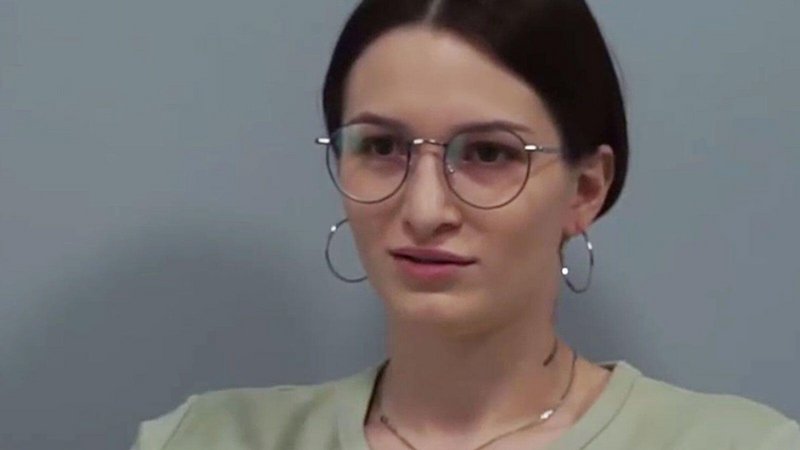 ММА шампионка нокаутира мъж, който скочи да я бие