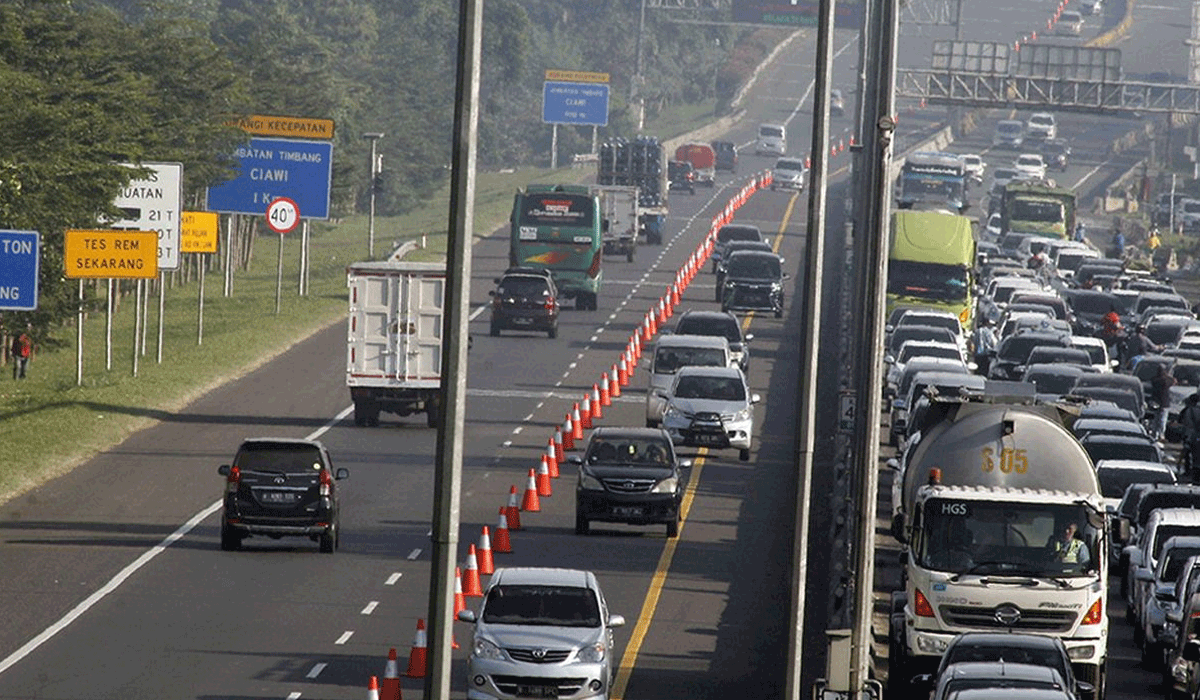 Contraflow Berlaku Km 55-47 Tol Japek, Antisipasi Macet Arus Balik Jakarta