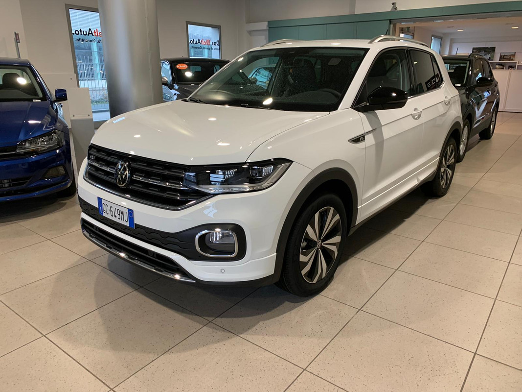 F16C88CF-1437-40C4-8E85-DE6BCB7528FF