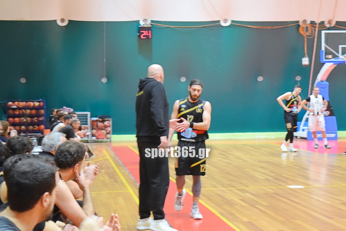 , &Mu;&alpha;&tau;&sigma;ά&rho;&alpha; &sigma;&tau;&eta;&nu; &Tau;έ&nu;&tau;&alpha;, &omicron; &Delta;ί&omega;&nu;&alpha;&sigmaf; &pi;ή&rho;&epsilon; &mu;&epsilon;&gamma;ά&lambda;&omicron; &delta;&iota;&pi;&lambda;ό &epsilon;&pi;ί &tau;&eta;&sigmaf; &Kappa;&alpha;&lambda;&alpha;&mu;ά&tau;&alpha; BC &mu;&epsilon; 92-81 &sigma;&tau;&eta;&nu; 2&eta; &pi;&alpha;&rho;ά&tau;&alpha;&sigma;&eta; (&phi;&omega;&tau;ό & &beta;ί&nu;&tau;&epsilon;&omicron;)