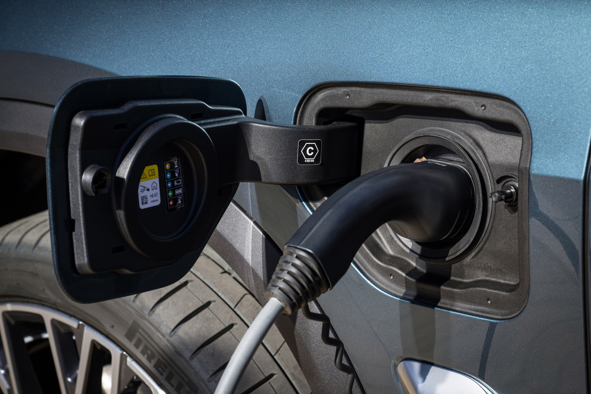 P90489812_highRes_the-new-bmw-x5-xdriv
