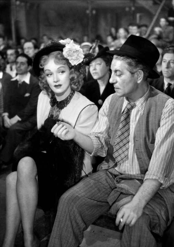 Marlene_Dietrich_c83