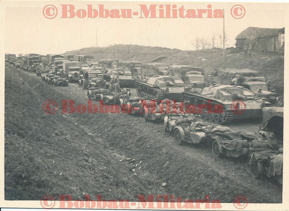 Russland Sturmgeschütz STUG III Abteilung Kolonne Aufmarschstraß