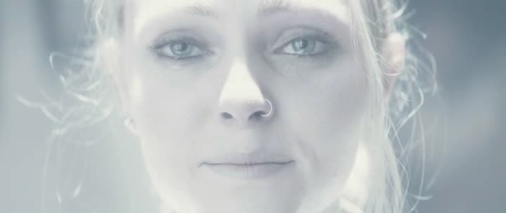 Dark.Hall.2018.iTALiAN.Subbed.HDRiP.XViD.NeWZoNe.avi_snapshot_01
