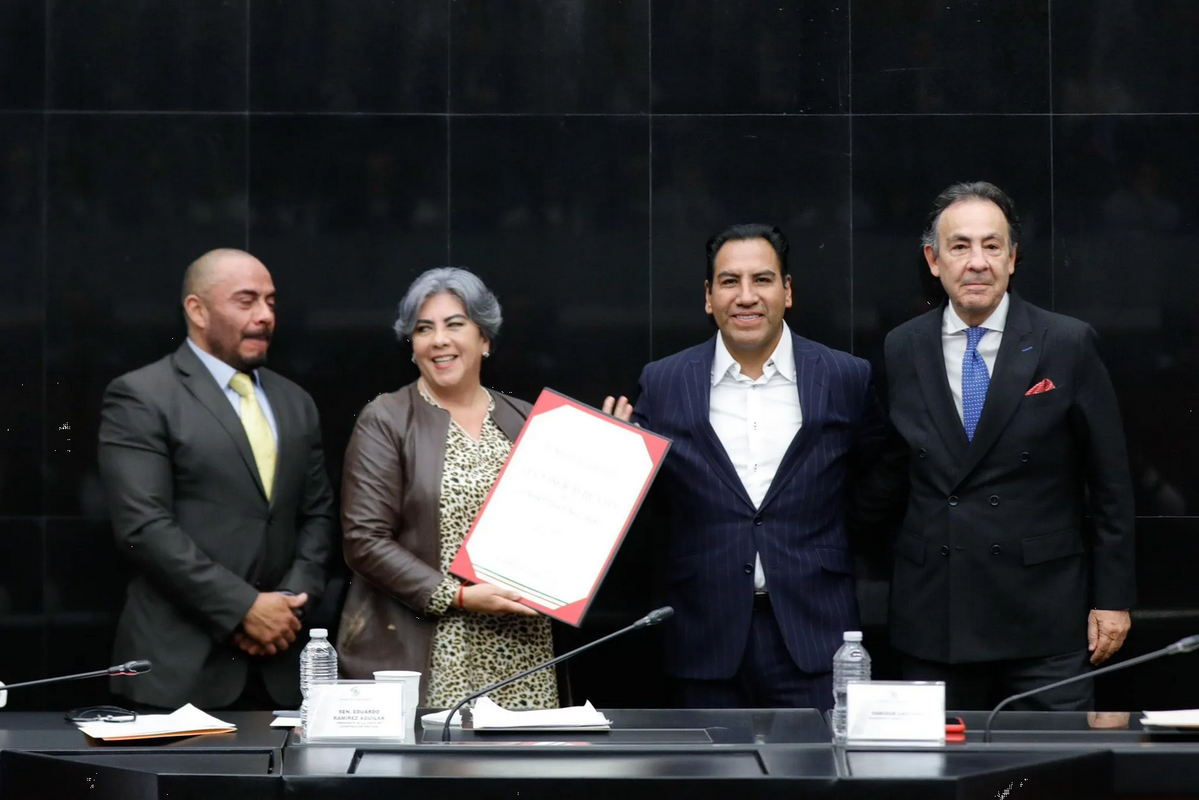 Senado celebra 20 Aniversario de la ANPERT y otorga reconocimiento a periodistas