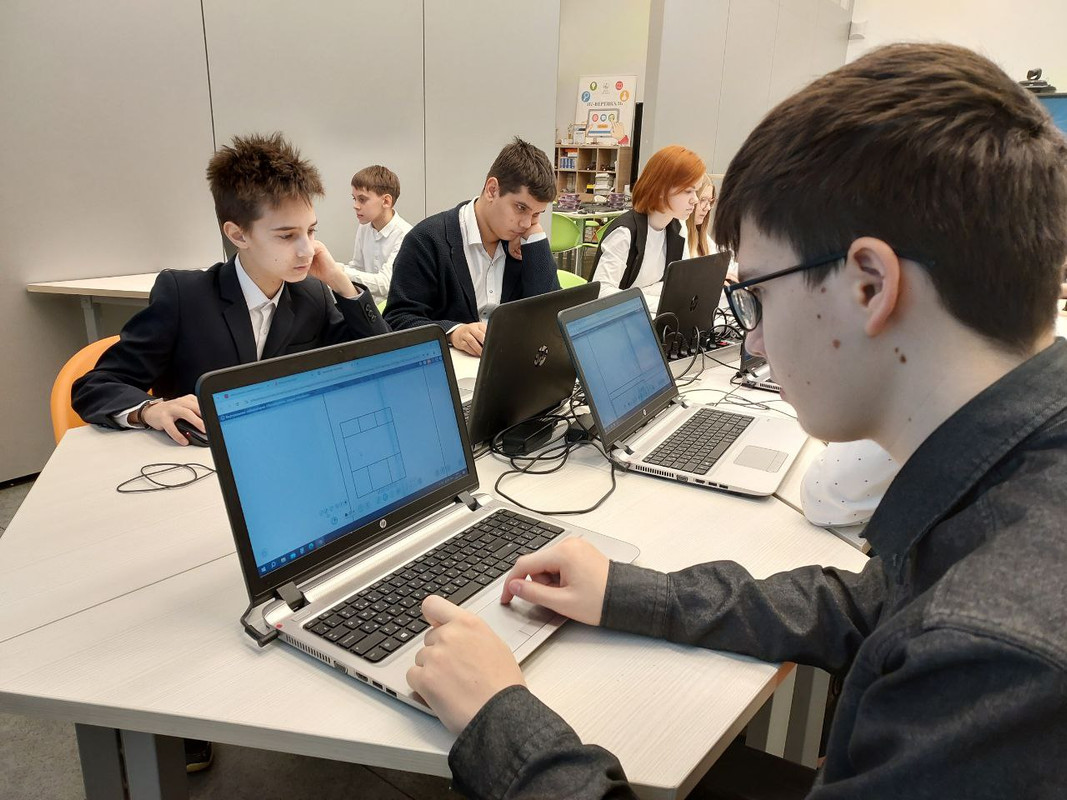 photo-5348265153436707862-y