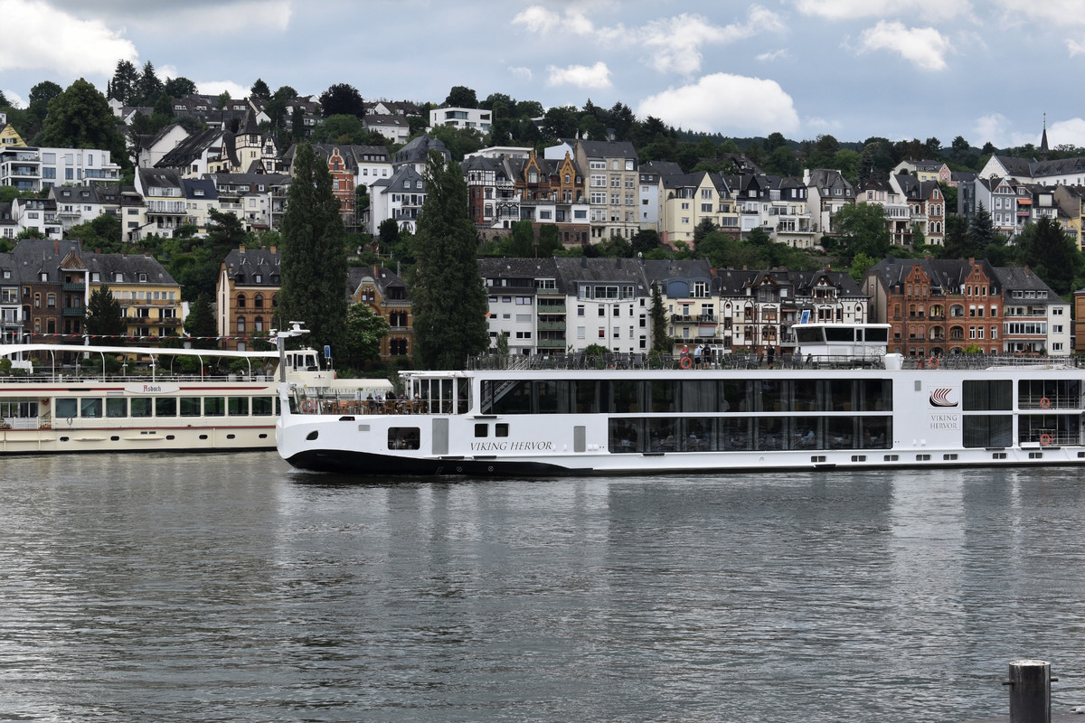 2022.06.27a3 Schiff Viking (1940x1293)