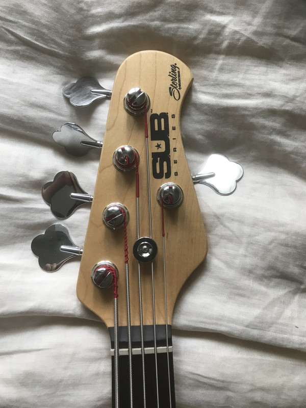 6D712F00-6D8F-4E1C-B5B7-2180472C8FFB