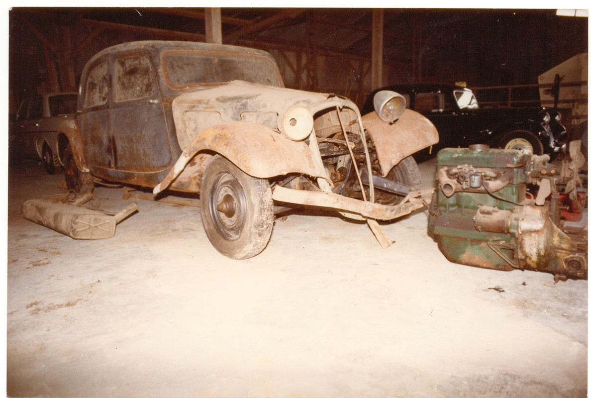 11-A-34-1-n-101201-Alain-Pottier-sera-vert-olive-ailes-noires