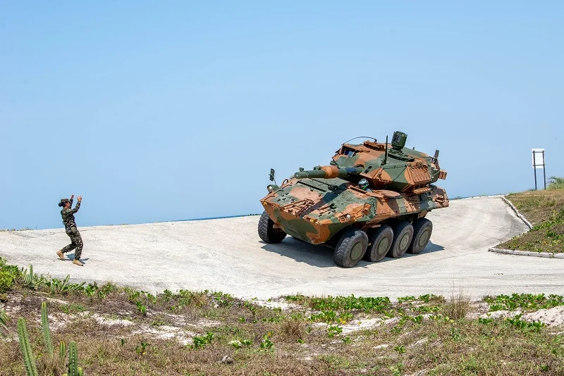 brazilian-army-ee-9m-cascavel-ng-on-trial-with-anti-tank-v0-fka0d7tq1grd1.webp