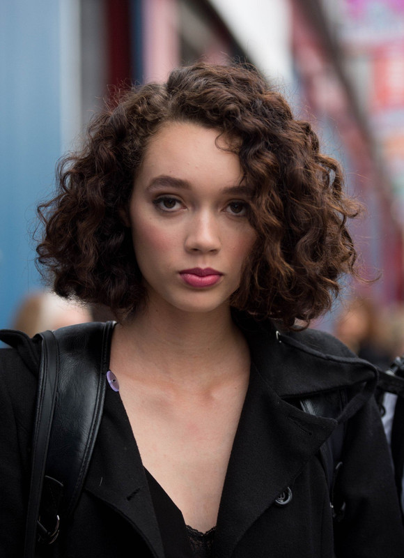 corte-bob-en-cabello-chino-3