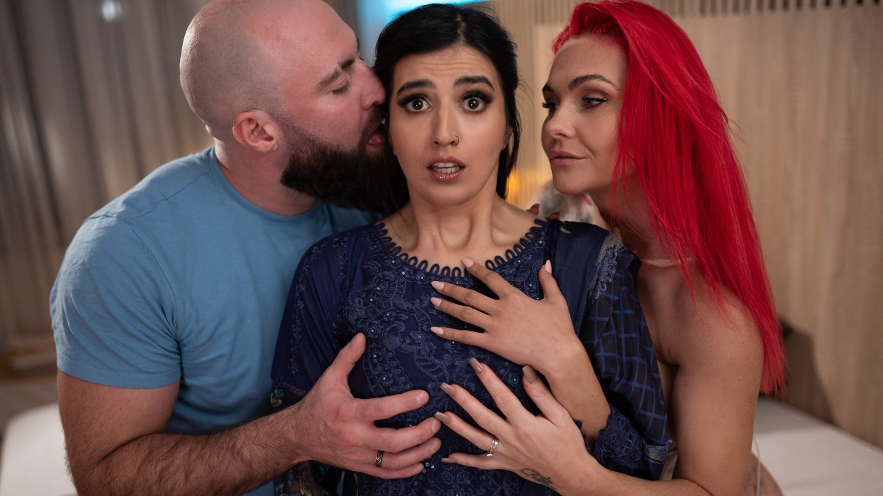Sister, What The Fuck! Roxi Keogh, Aaliyah Yasin, Jonny Oblong – FakeHub – FakeHostel