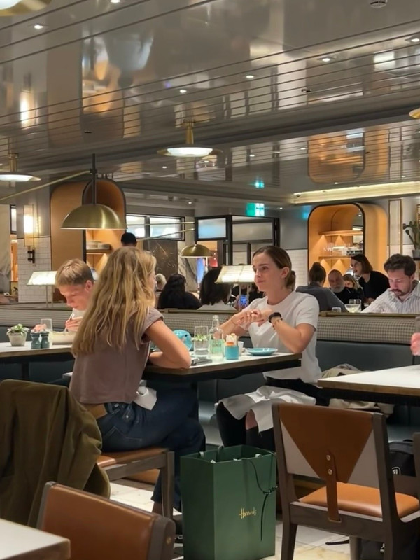 emmawatson-photogallery.blogspot.com (3)