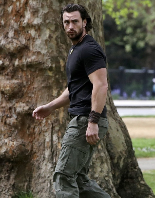 Así luce Aaron Taylor-Johnson durante el rodaje de Kraven the Hunter